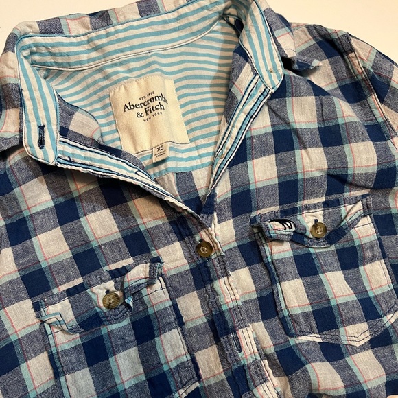 Abercrombie & Fitch Tops - Abercrombie Women’s Button Down Plaid